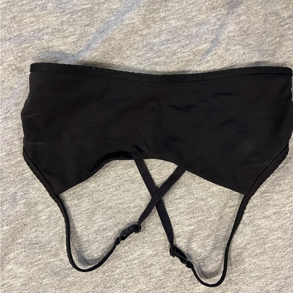 Lululemon Hot Spell Bra in Black - Picture 8 of 10